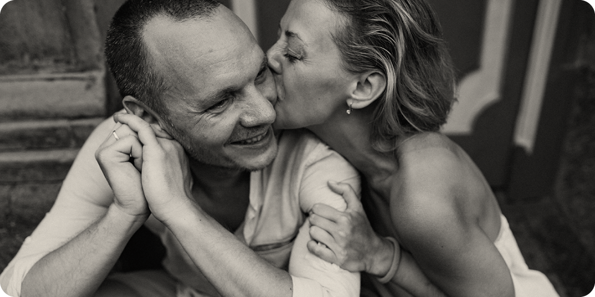 Relationship advice from couples therapists: Start and end the day in a positive, loving way.